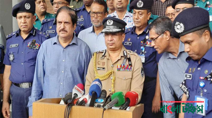 পুলিশ রাজনৈতিক বক্তব্য দেয় না, দায়িত্ব পালন করে: আইজিপি